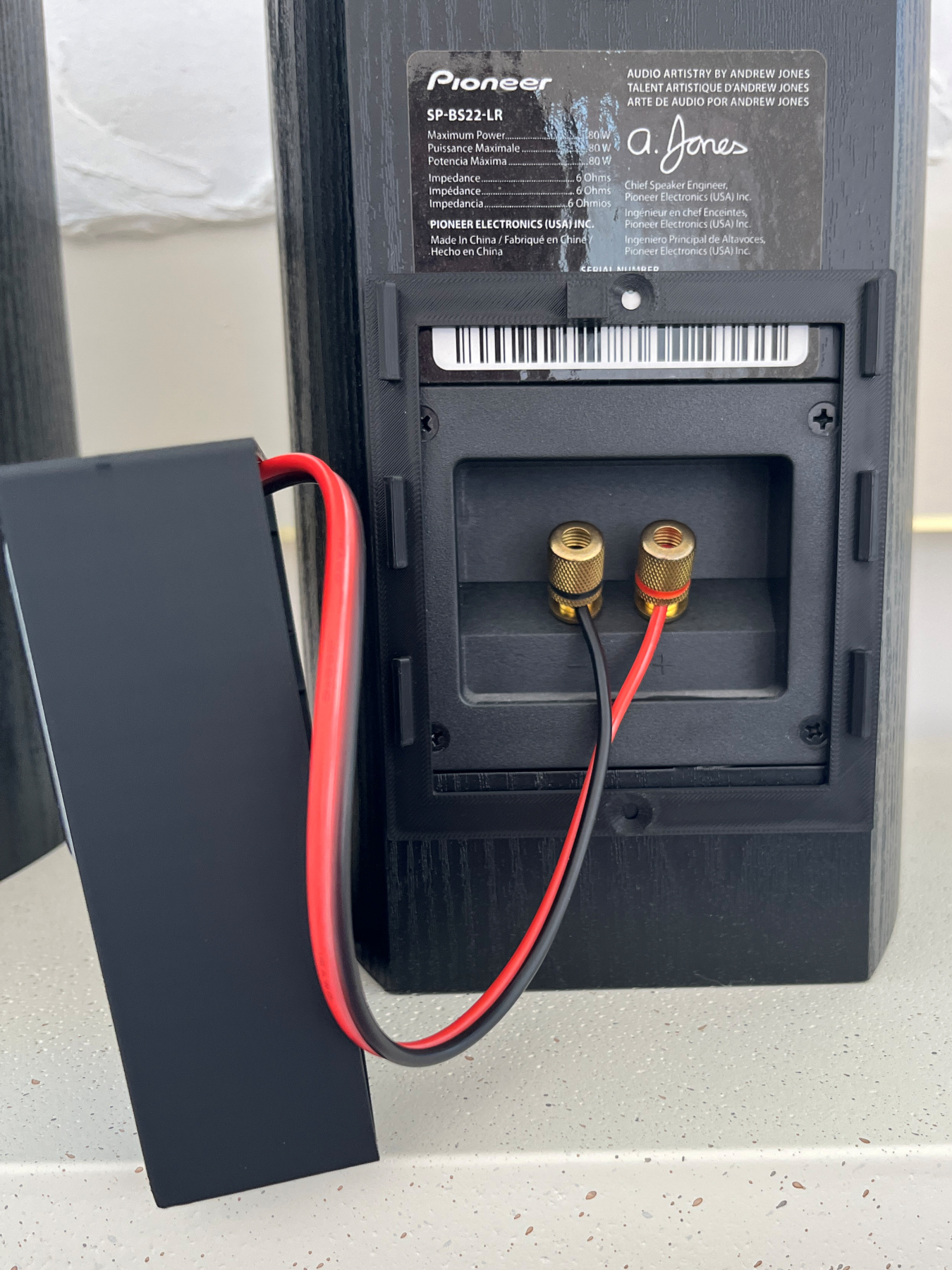 HouseWaves-Legacy connects easily to passive speaker terminals